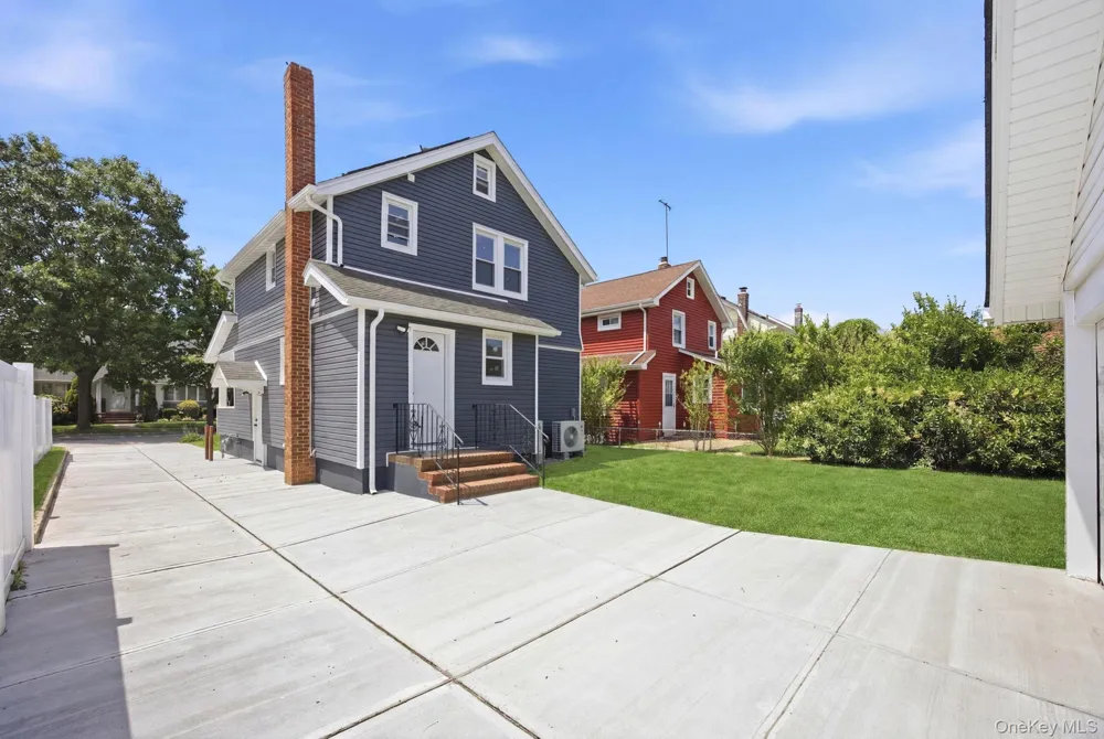 107 E Saint Marks Place Valley Stream, NY 11580