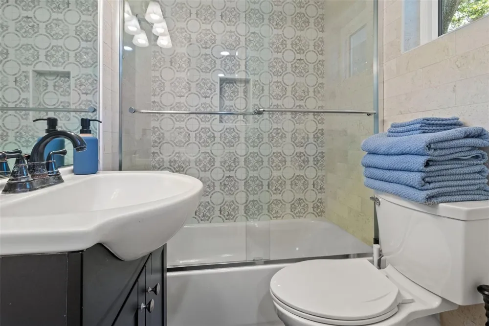 609 OSCEOLA AVENUE #A & B Clearwater, FL 33755