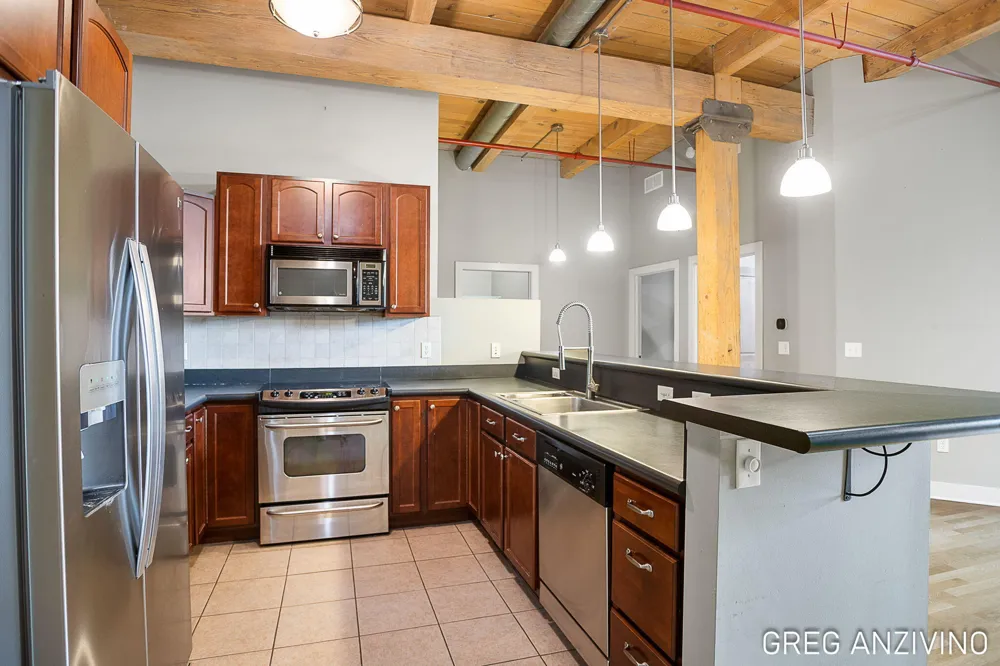 533 Columbia Avenue #113 Holland City, MI 49423