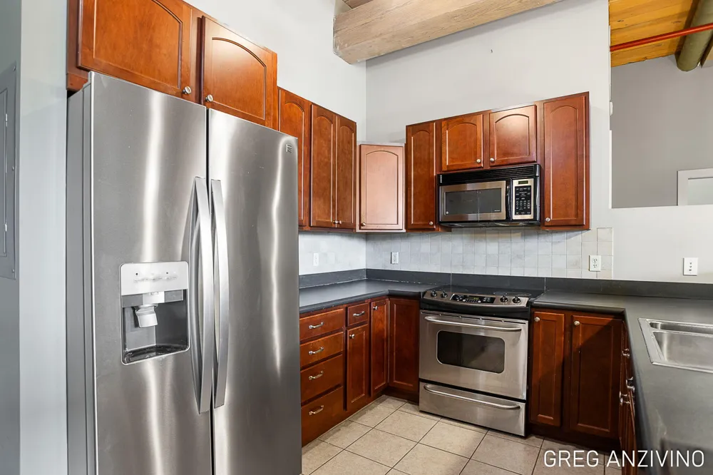 533 Columbia Avenue #113 Holland City, MI 49423