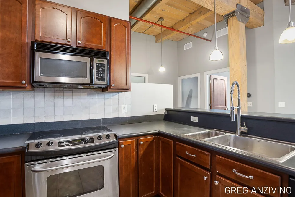 533 Columbia Avenue #113 Holland City, MI 49423