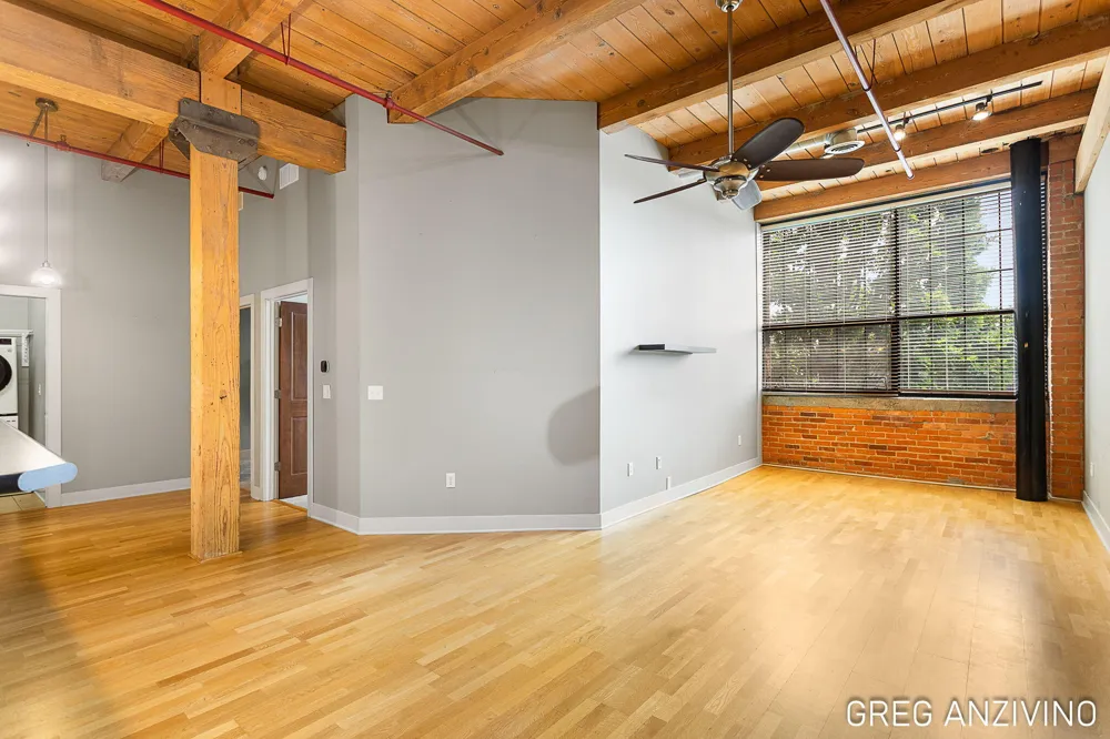 533 Columbia Avenue #113 Holland City, MI 49423