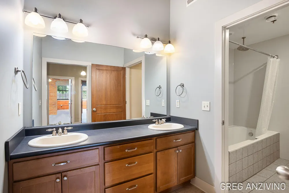 533 Columbia Avenue #113 Holland City, MI 49423