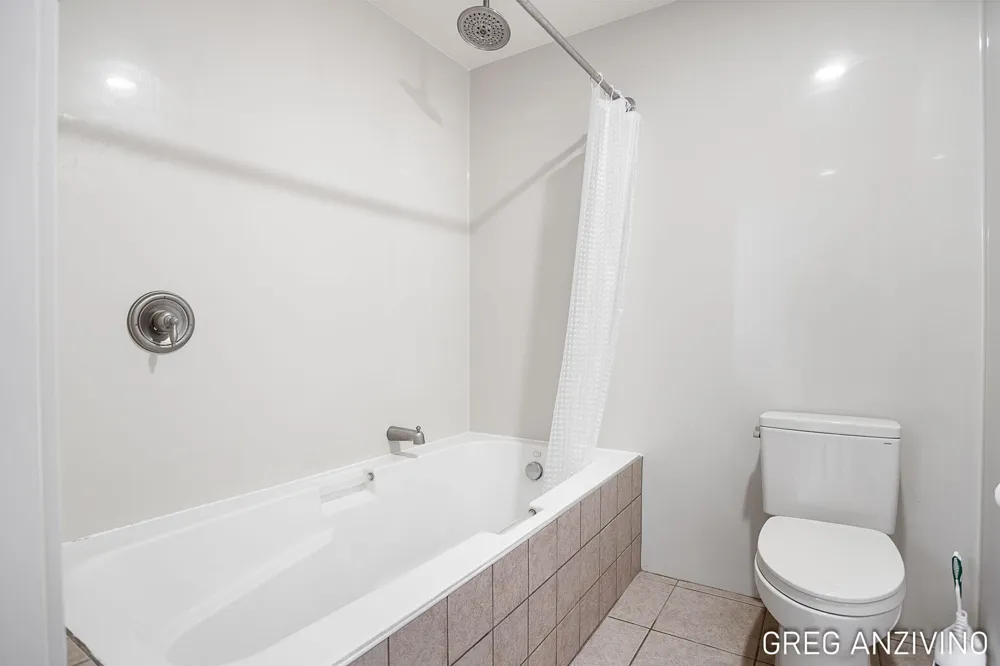 533 Columbia Avenue #113 Holland City, MI 49423