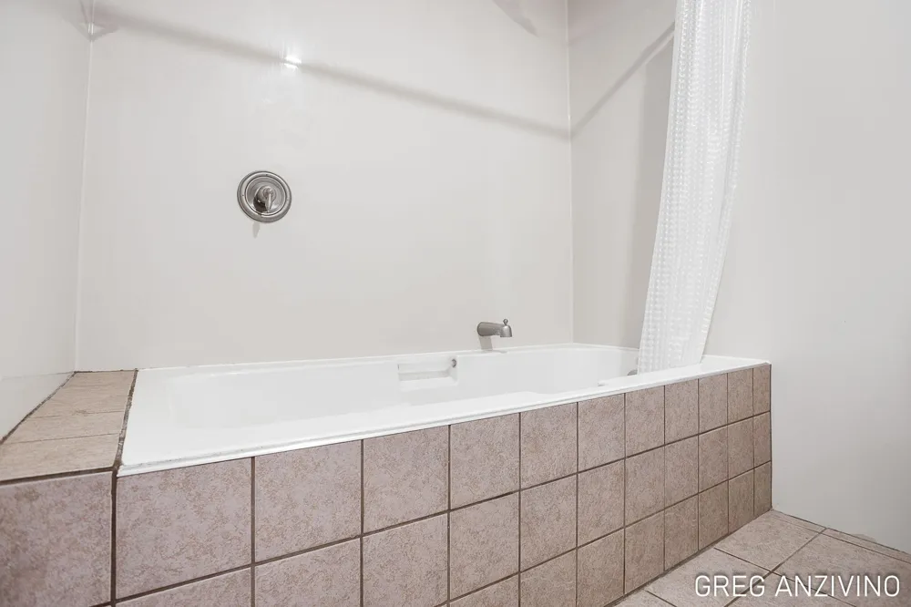 533 Columbia Avenue #113 Holland City, MI 49423