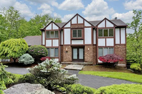 3 Larissa Court