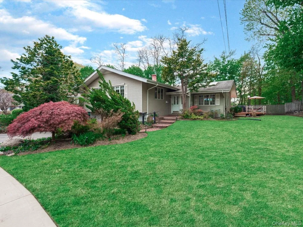 69 Roger Drive Port Washington, NY 11050