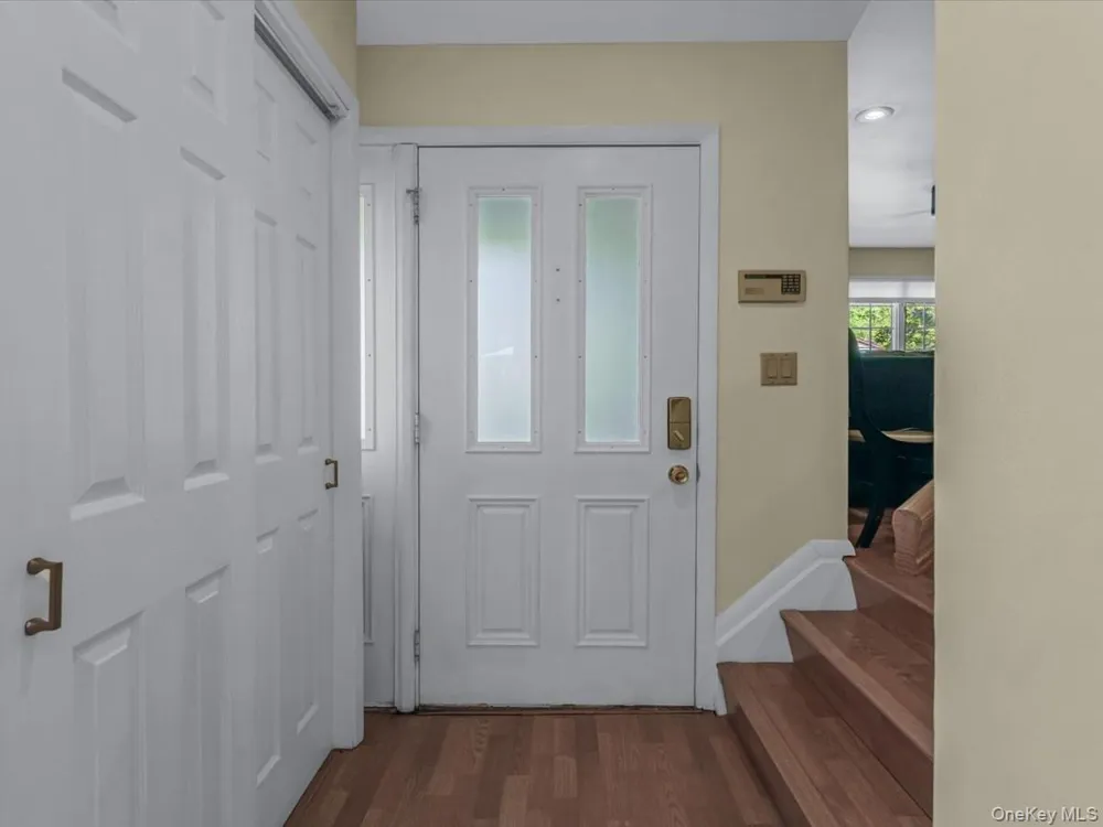 69 Roger Drive Port Washington, NY 11050