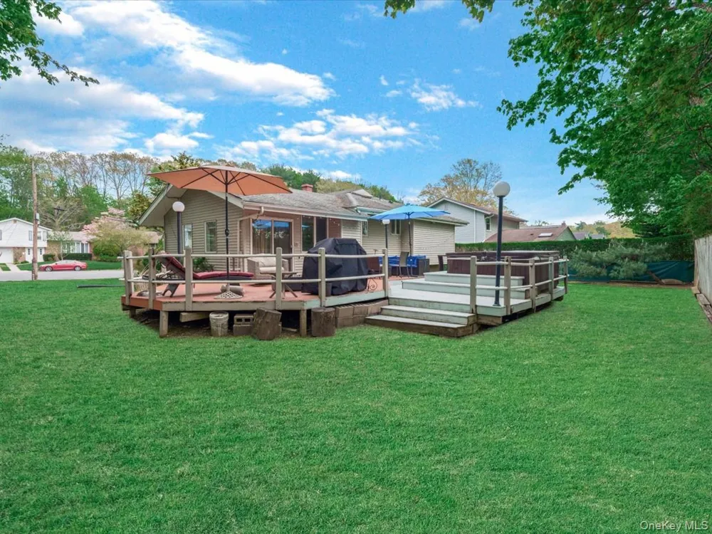 69 Roger Drive Port Washington, NY 11050