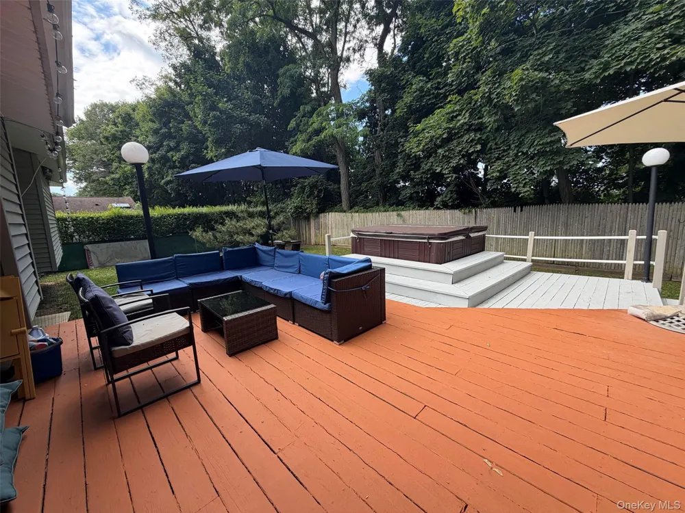 69 Roger Drive Port Washington, NY 11050