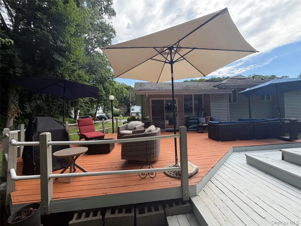 69 Roger Drive Port Washington, NY 11050
