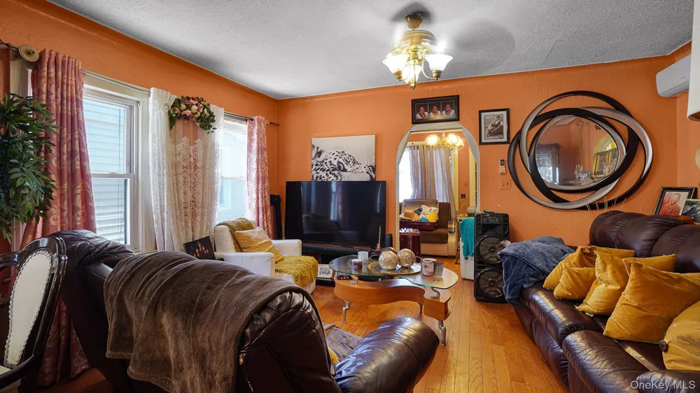 11736 196th Street Saint Albans, NY 11412