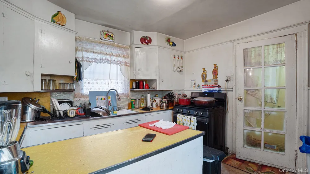 11736 196th Street Saint Albans, NY 11412