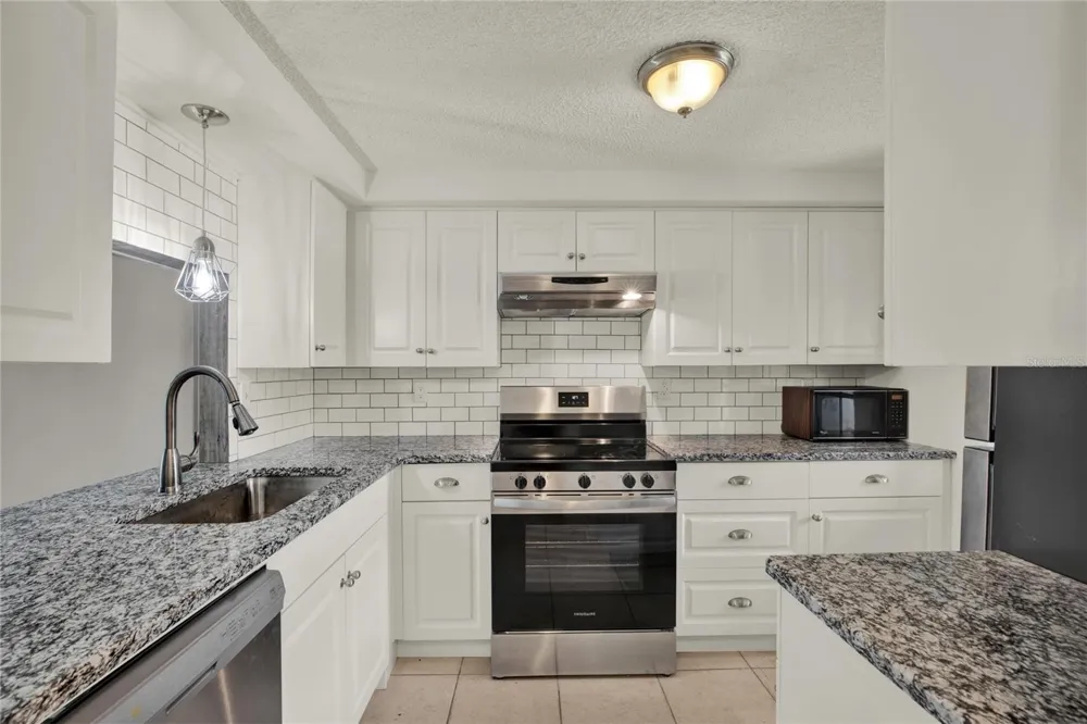4115 HAMPTON DRIVE #n/a New Port Richey, FL 34652