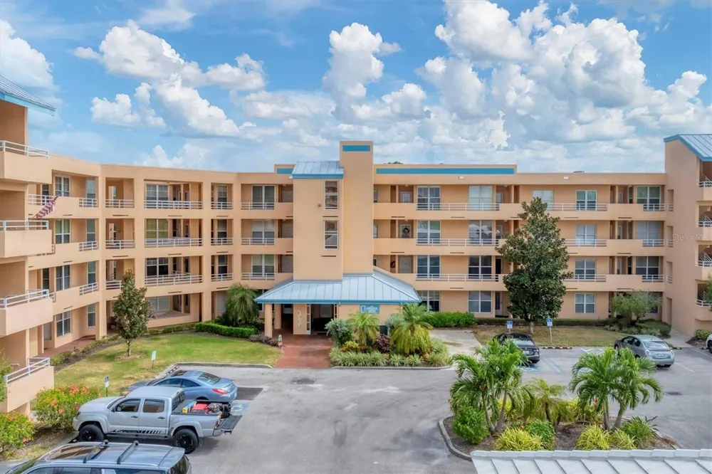 4530 PINEBROOK CIRCLE #208 Bradenton, FL 34209