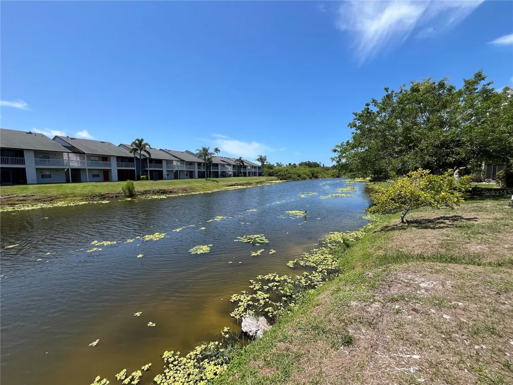 2632 HIDDEN LAKE DR N #B Sarasota, FL 34237