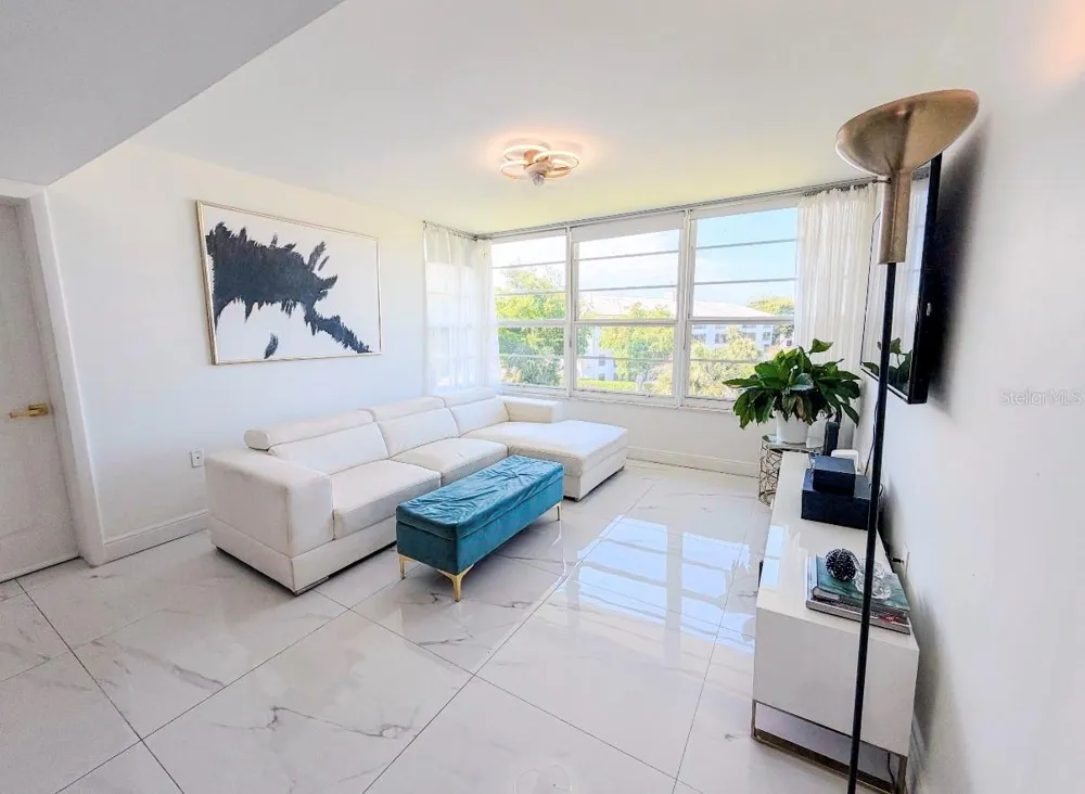 3635 WHITEHALL DRIVE #401 West Palm Beach, FL 33401