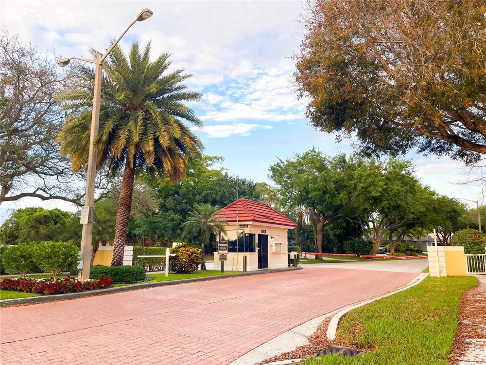 3635 WHITEHALL DRIVE #401 West Palm Beach, FL 33401