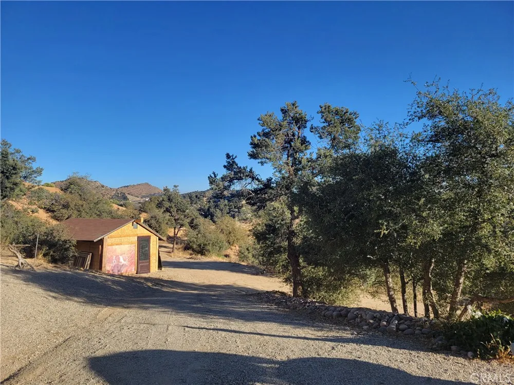 3131 Whispering Pines Rd Pinon Hills, CA 92397