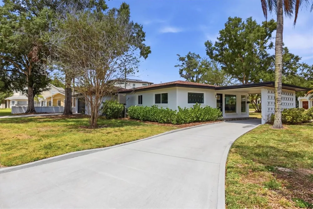 628 ONTARIO AVENUE Tampa, FL 33606
