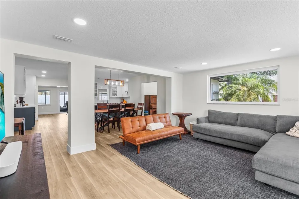 628 ONTARIO AVENUE Tampa, FL 33606