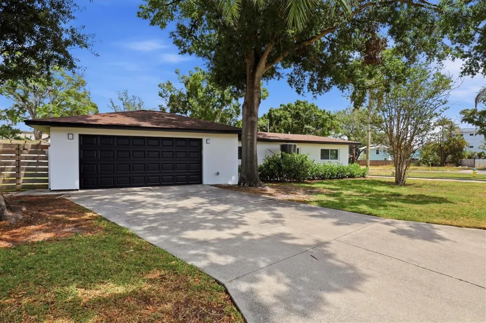 628 ONTARIO AVENUE Tampa, FL 33606
