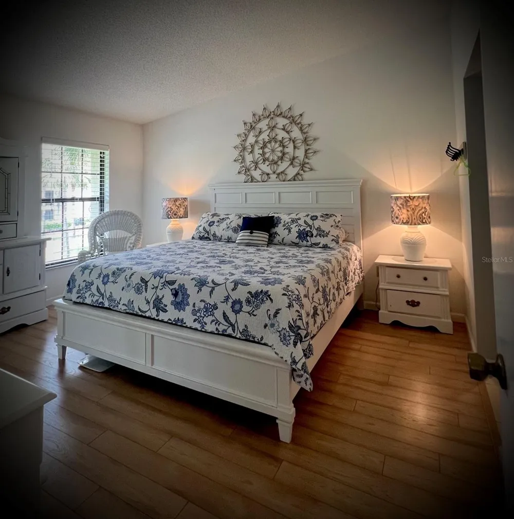 4606 WEYBRIDGE #26 Sarasota, FL 34235