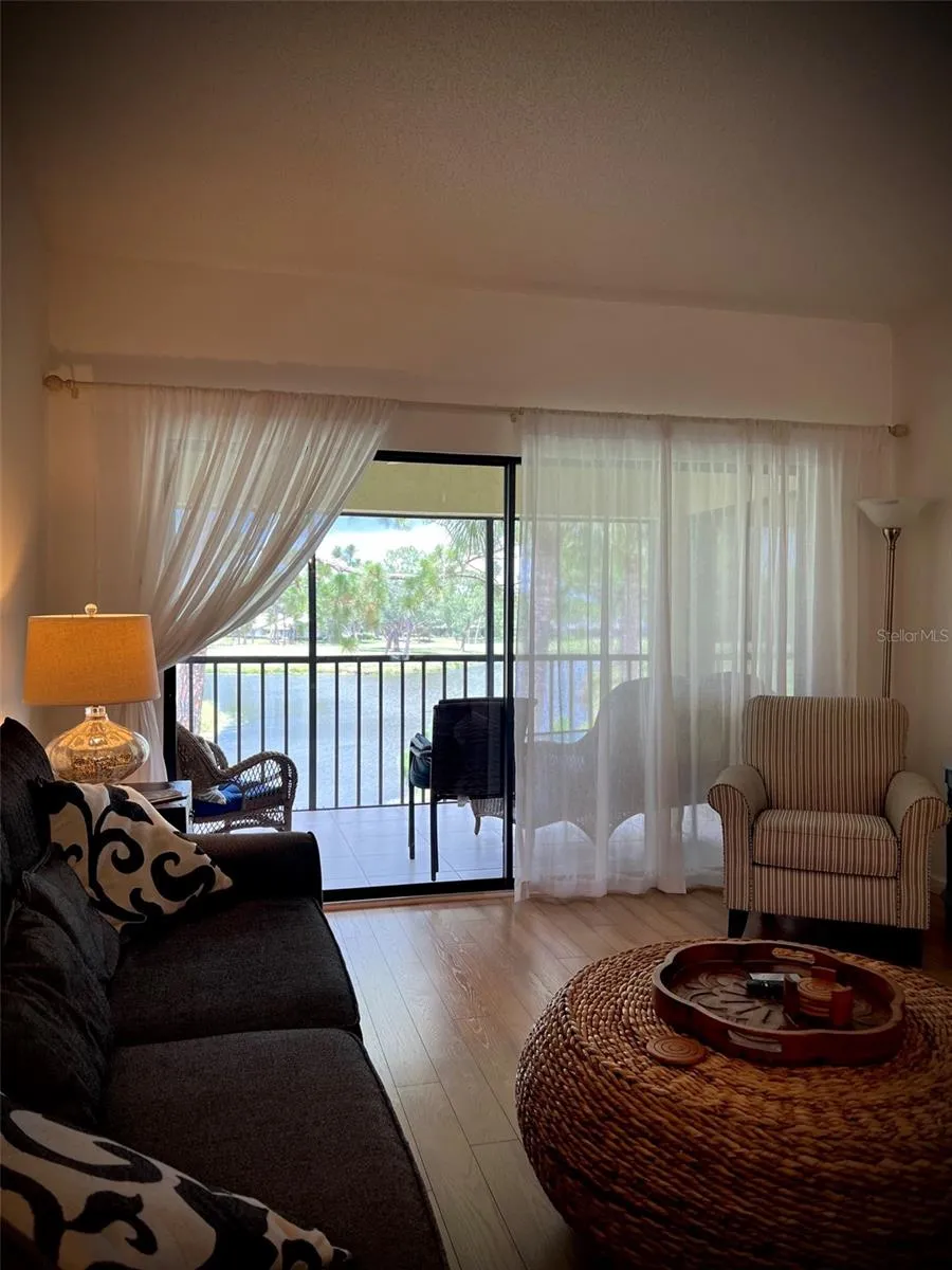4606 WEYBRIDGE #26 Sarasota, FL 34235