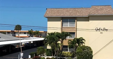 1400 TARPON CENTER DRIVE #202