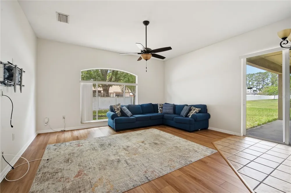 5912 BRAMBLE BUSH COURT Zephyrhills, FL 33541