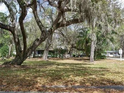 101 OAK BOULEVARD