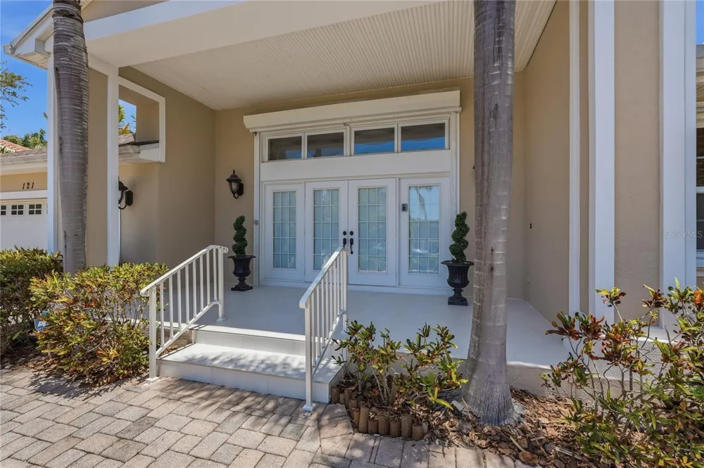 121 HARBOR VIEW LANE Belleair Bluffs, FL 33770