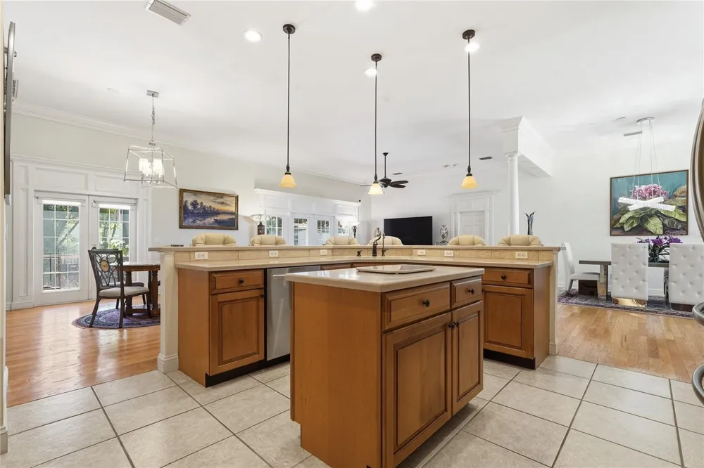 121 HARBOR VIEW LANE Belleair Bluffs, FL 33770
