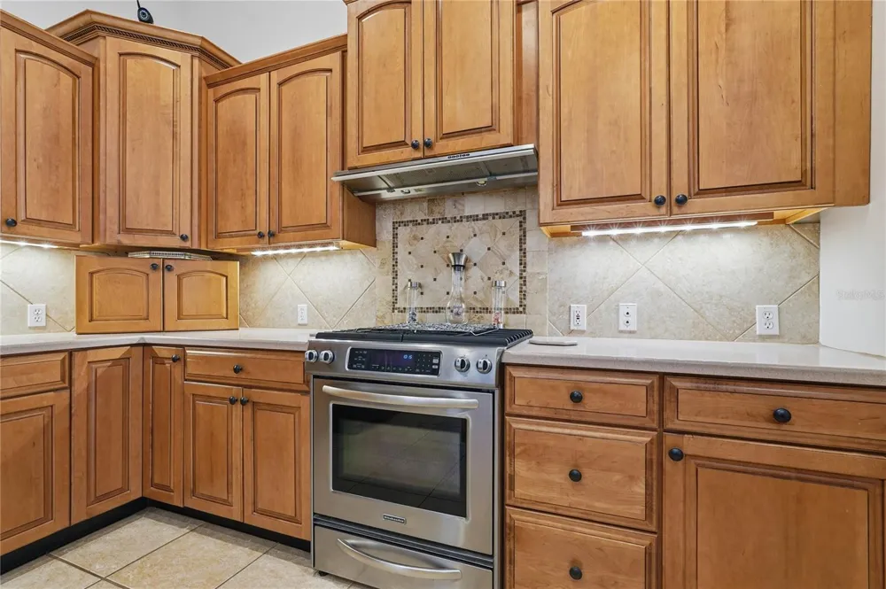 121 HARBOR VIEW LANE Belleair Bluffs, FL 33770