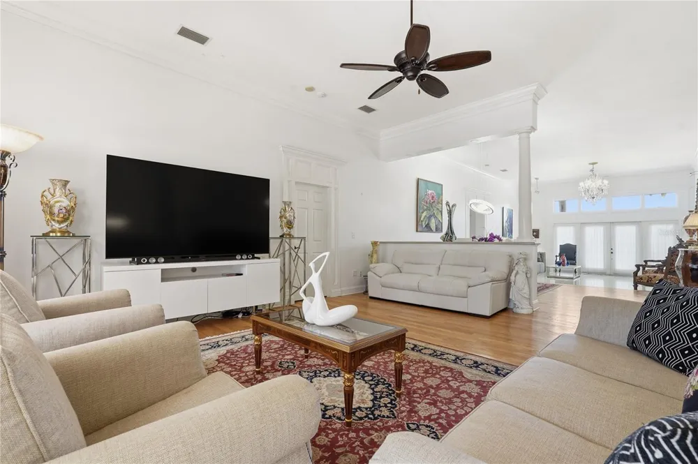 121 HARBOR VIEW LANE Belleair Bluffs, FL 33770