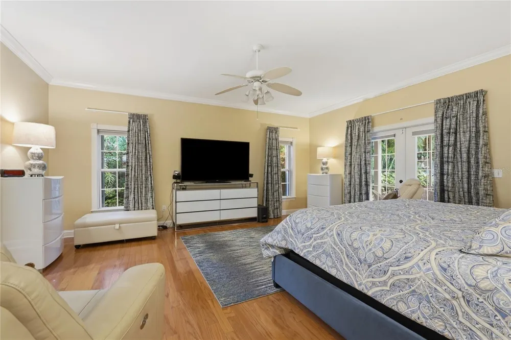 121 HARBOR VIEW LANE Belleair Bluffs, FL 33770