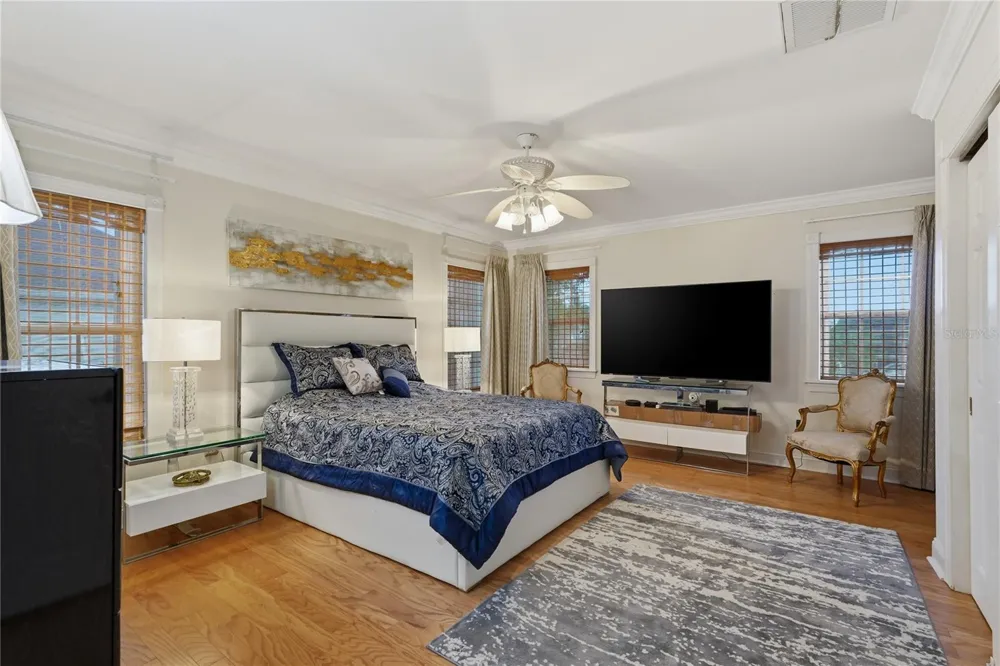 121 HARBOR VIEW LANE Belleair Bluffs, FL 33770