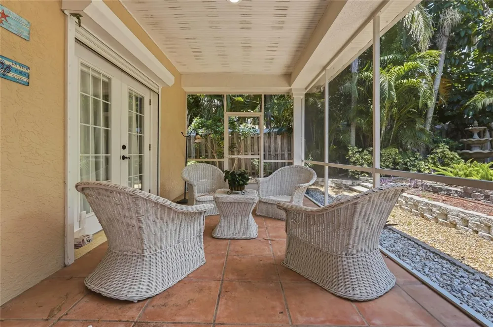 121 HARBOR VIEW LANE Belleair Bluffs, FL 33770