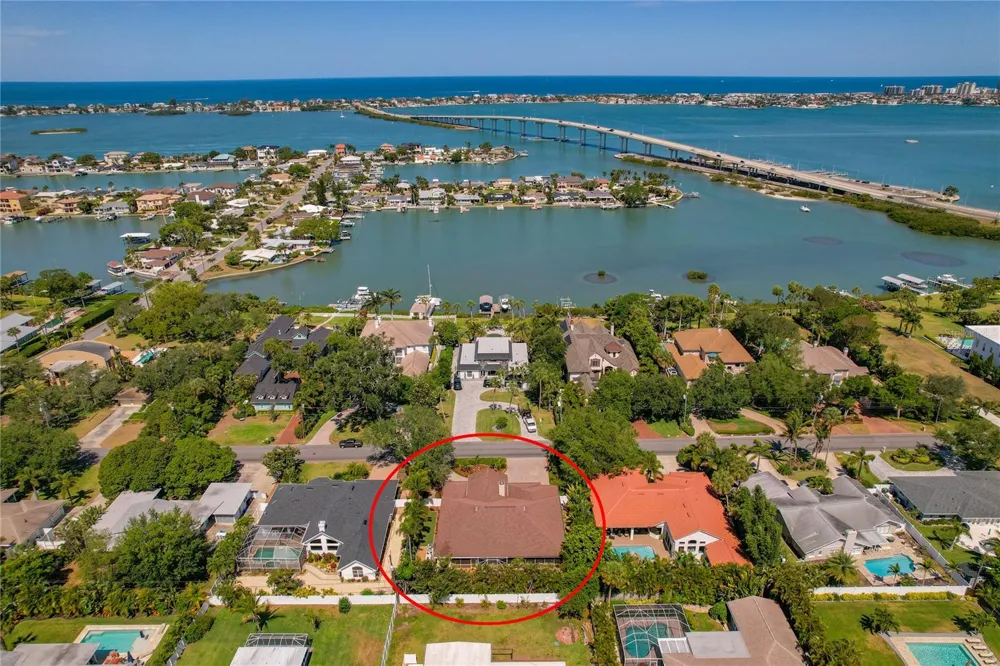 121 HARBOR VIEW LANE Belleair Bluffs, FL 33770