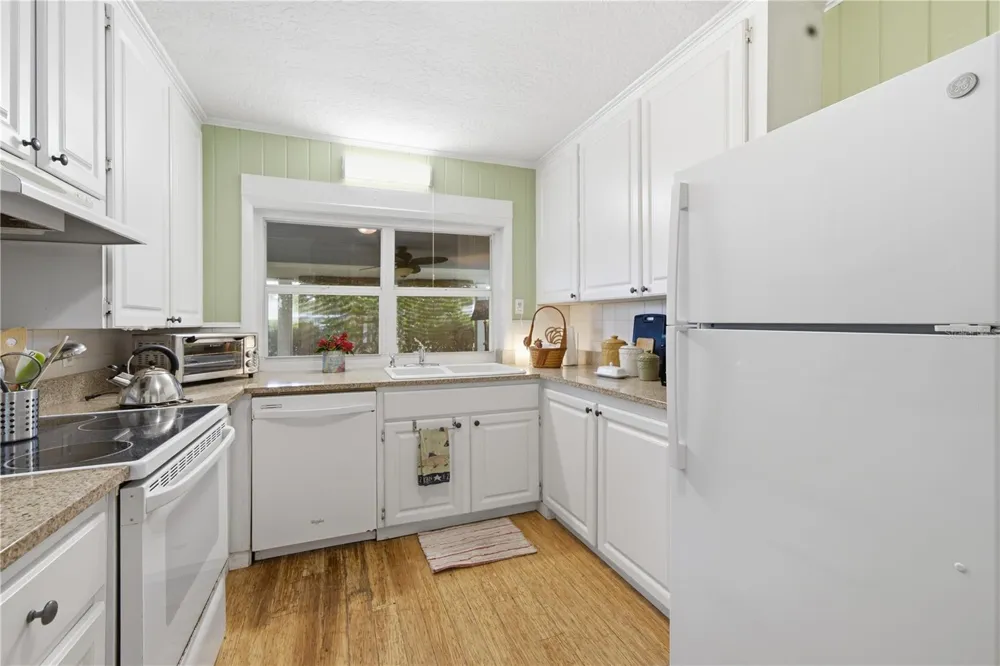 411 W 48TH STREET Bradenton, FL 34209