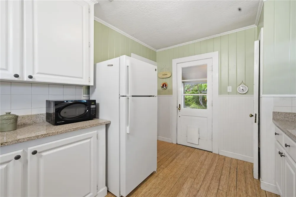 411 W 48TH STREET Bradenton, FL 34209