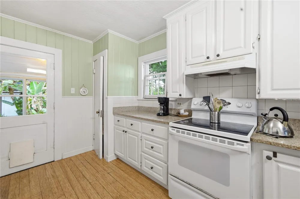 411 W 48TH STREET Bradenton, FL 34209