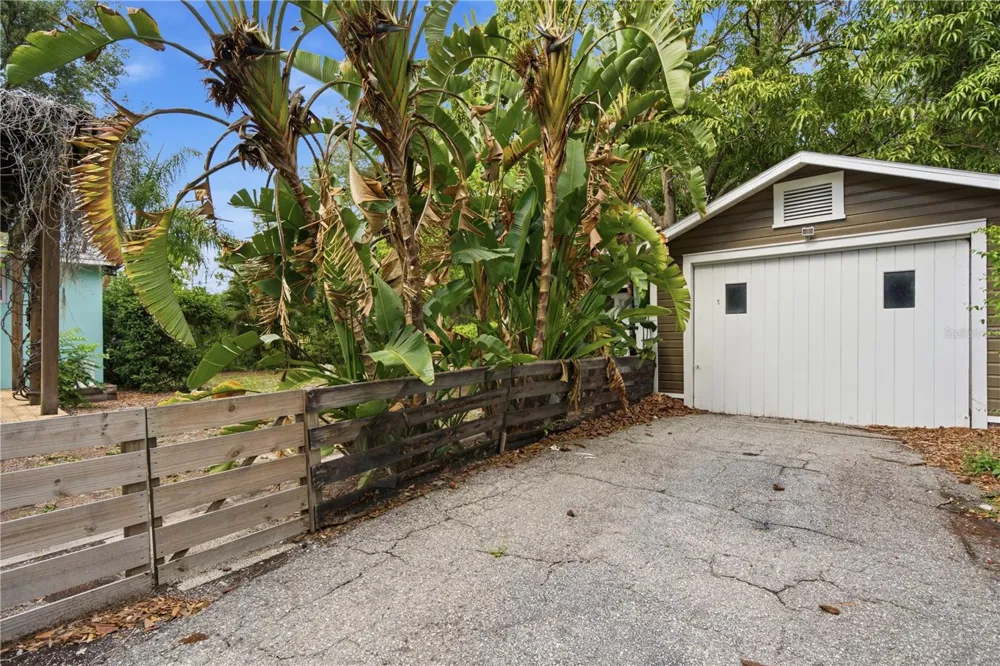 411 W 48TH STREET Bradenton, FL 34209
