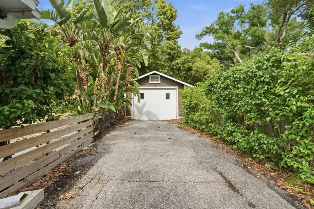 411 W 48TH STREET Bradenton, FL 34209
