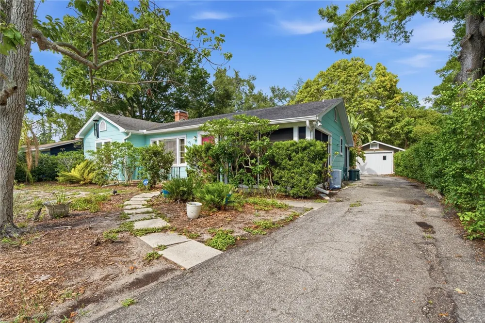411 W 48TH STREET Bradenton, FL 34209