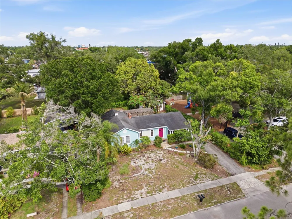 411 W 48TH STREET Bradenton, FL 34209
