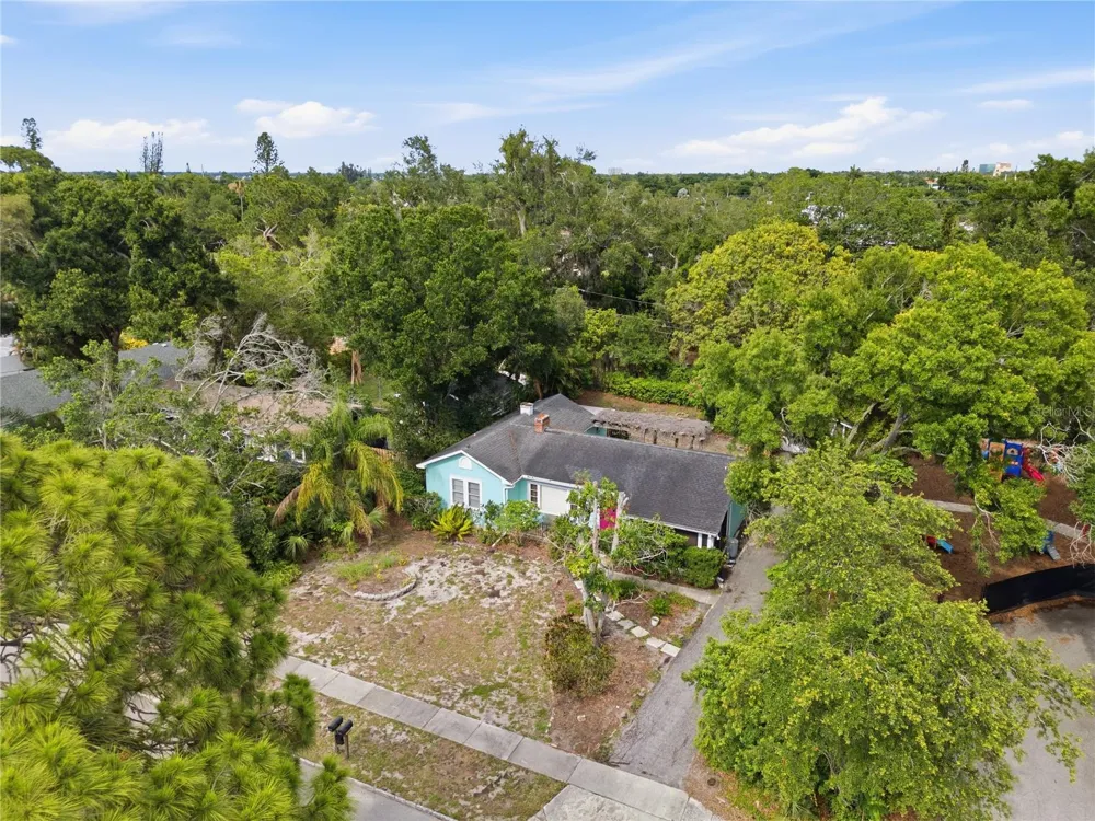 411 W 48TH STREET Bradenton, FL 34209