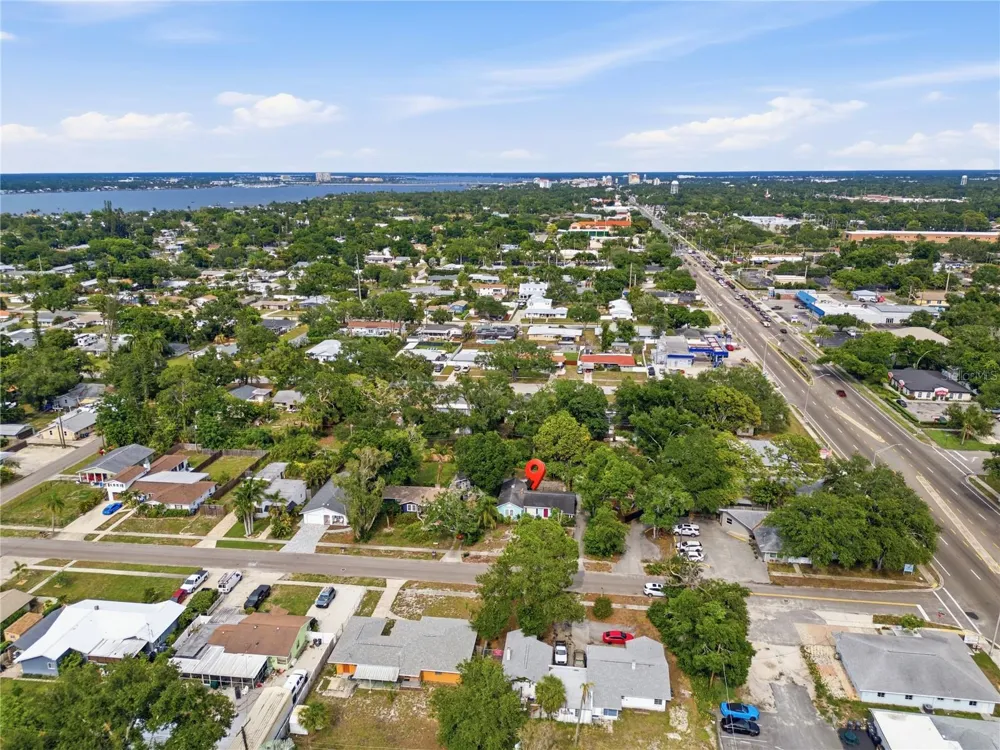411 W 48TH STREET Bradenton, FL 34209