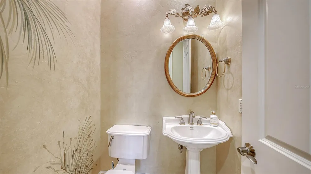 8889 ENCLAVE COURT Sarasota, FL 34238
