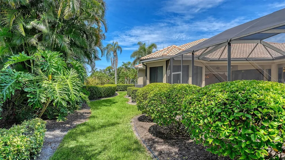 8889 ENCLAVE COURT Sarasota, FL 34238
